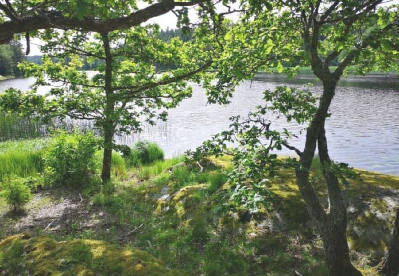 House in Henån - Fresh cottage with lake view and rowing boat | SE09156