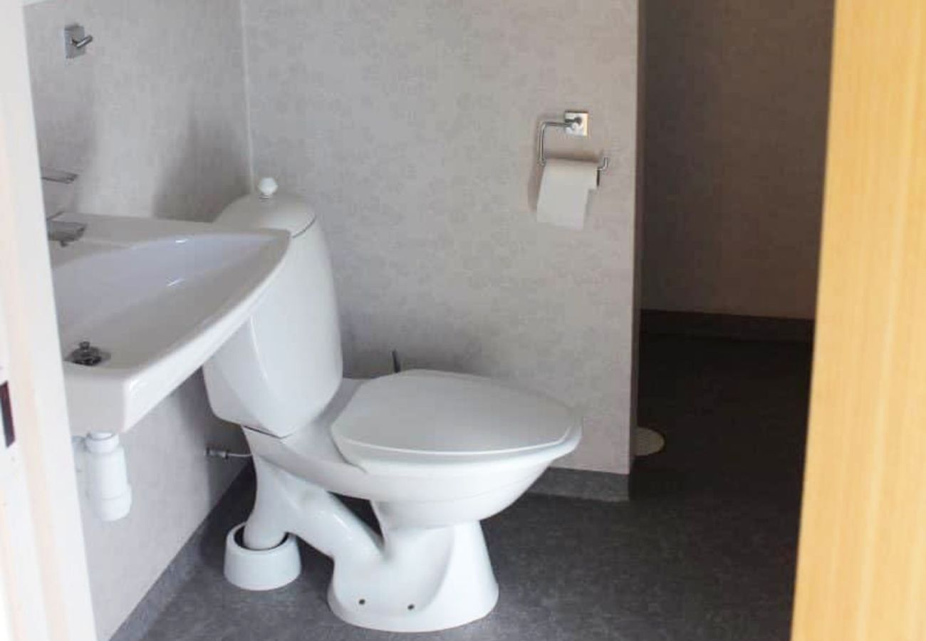 House in Henån - Fresh cottage with lake view and rowing boat | SE09156