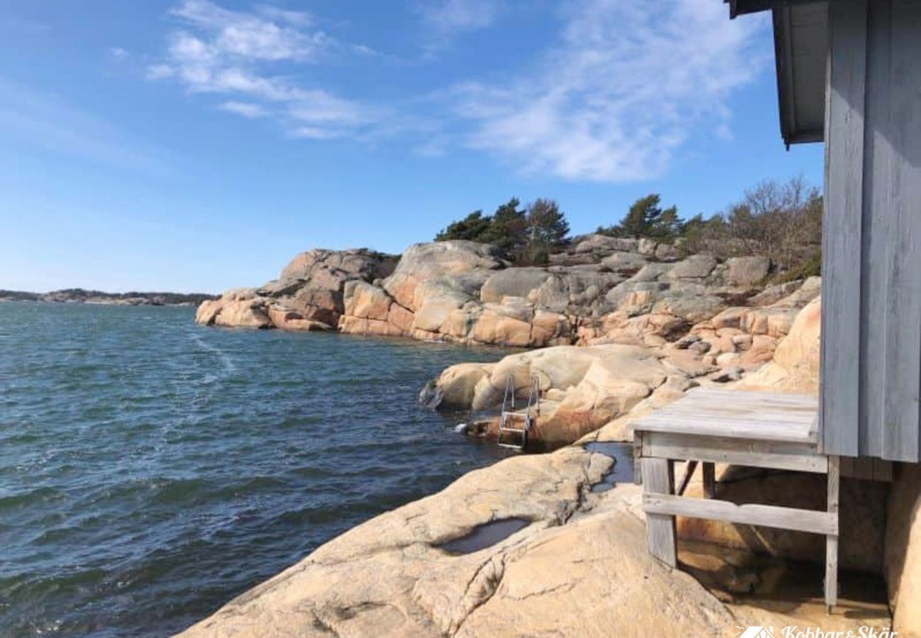 House in Henån - Fresh cottage with lake view and rowing boat | SE09156