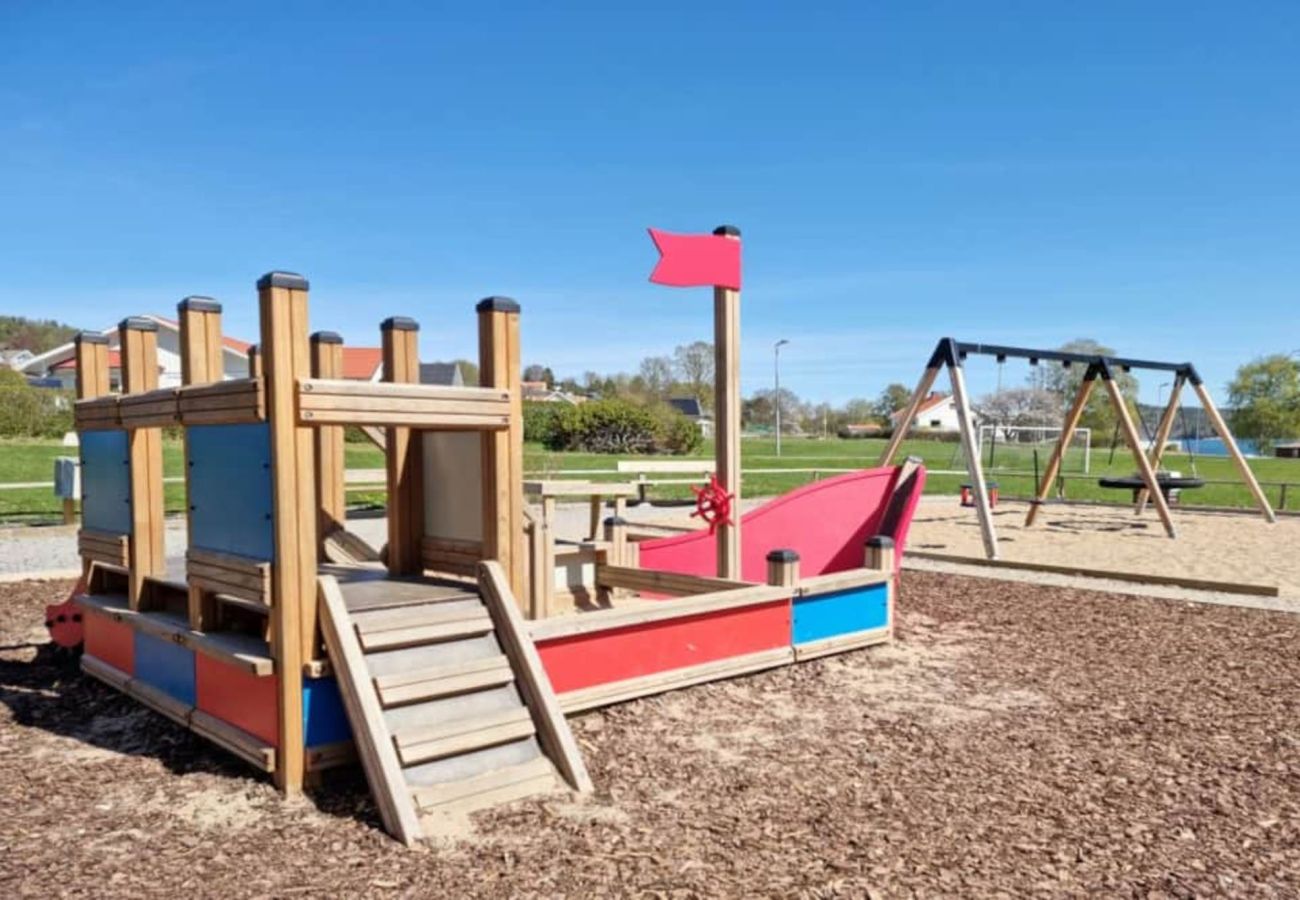 House in Svanesund - Spacious cottage in Svanesund near beach and grocery store | SE09163