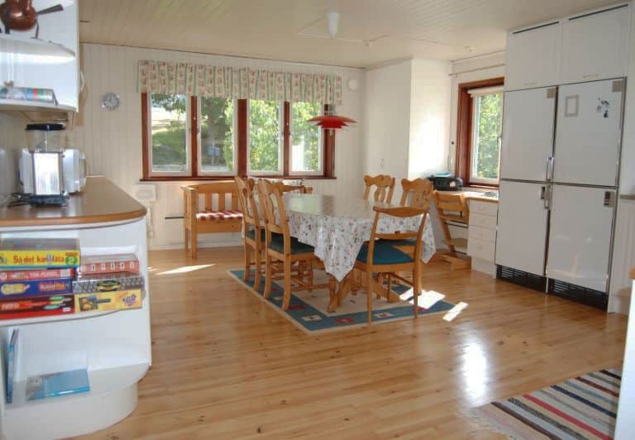 House in Svanesund - Spacious cottage in Svanesund near beach and grocery store | SE09163
