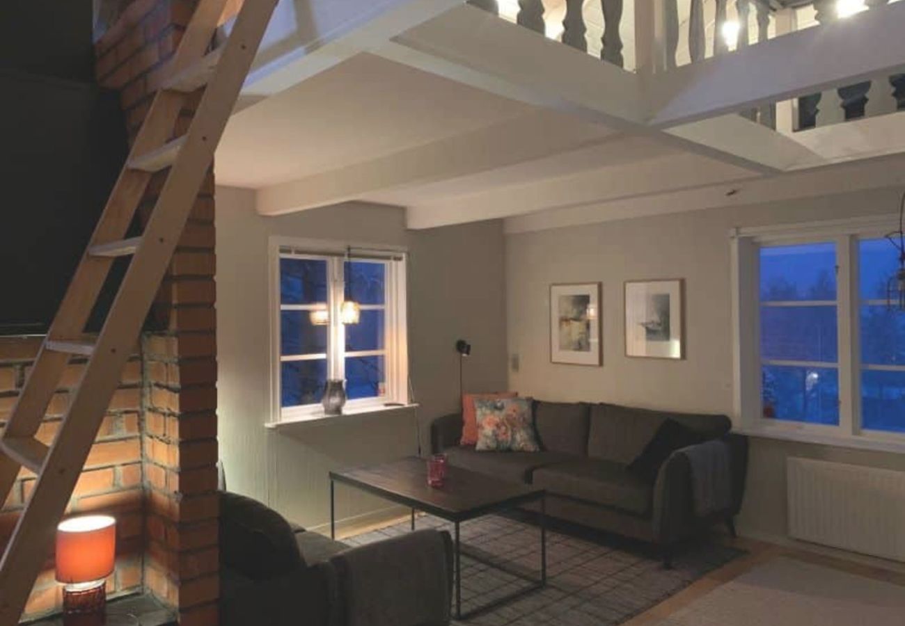 Cottage in Varekil - Cottage near the beach with guesthouse | SE09165