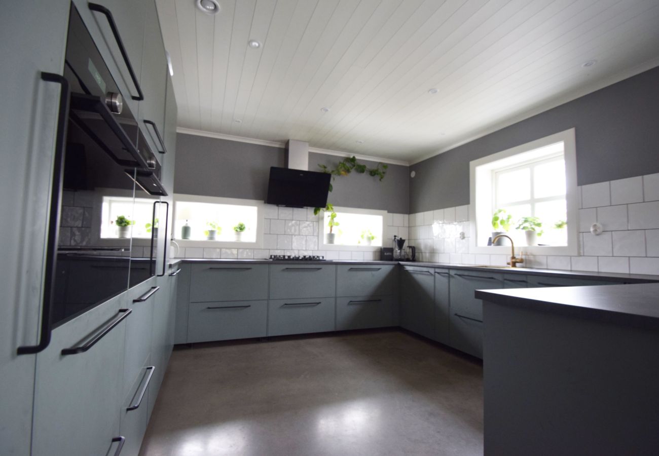 Villa in Henån - Newly built house near the sea & swimming area | SE09166