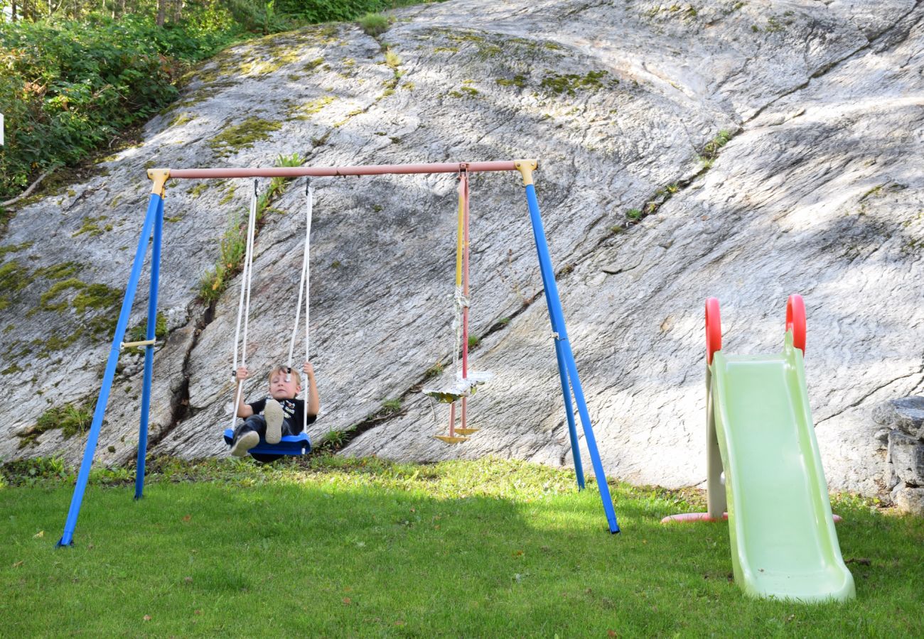 Villa in Henån - Newly built house near the sea & swimming area | SE09166