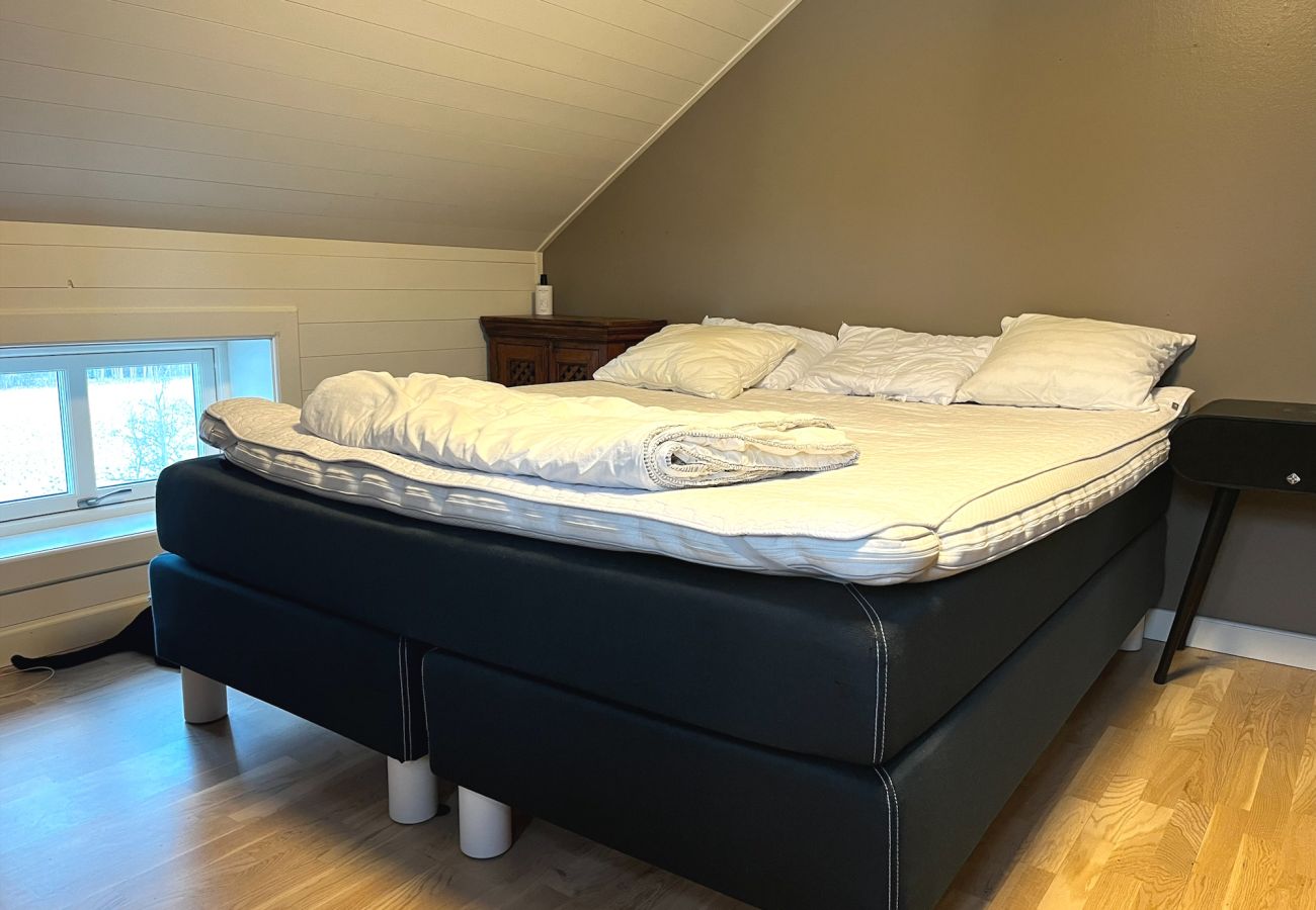 Villa in Henån - Newly built house near the sea & swimming area | SE09166