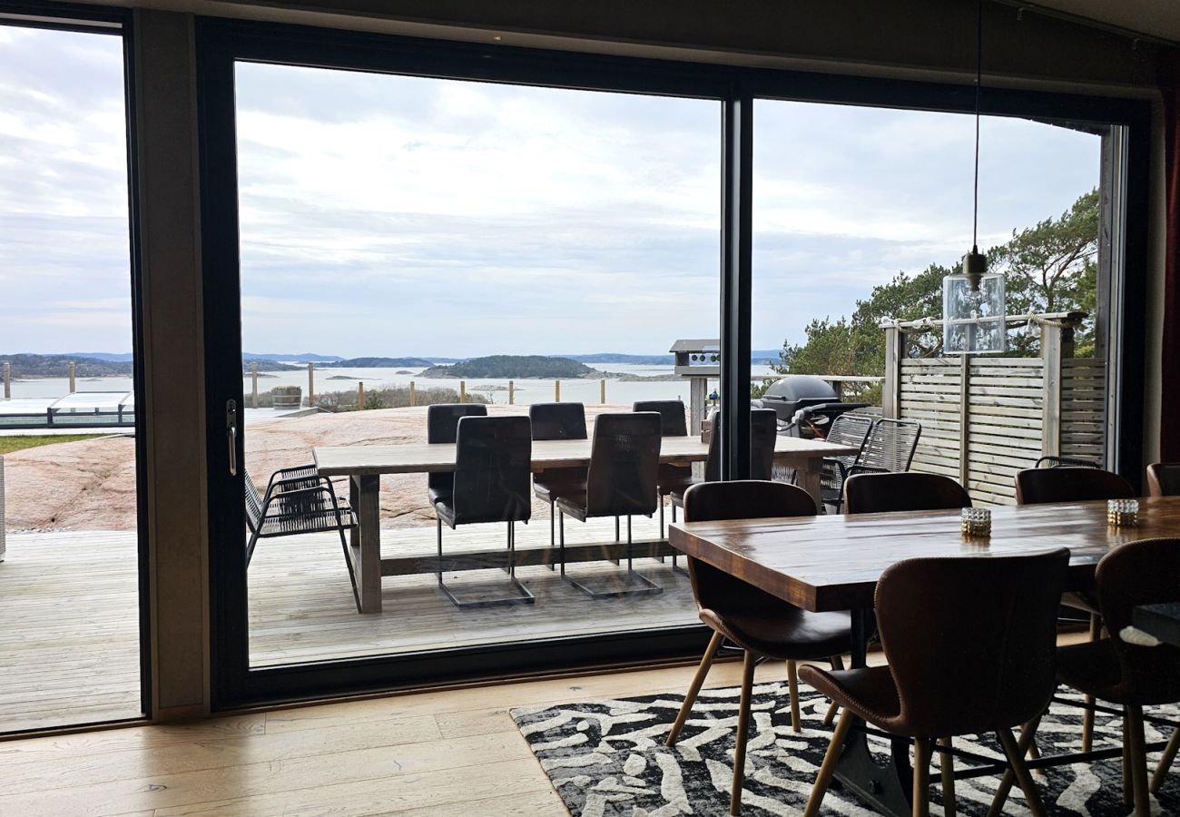 Villa in Varekil - Villa with Pool and Sea View on Orust | SE09168