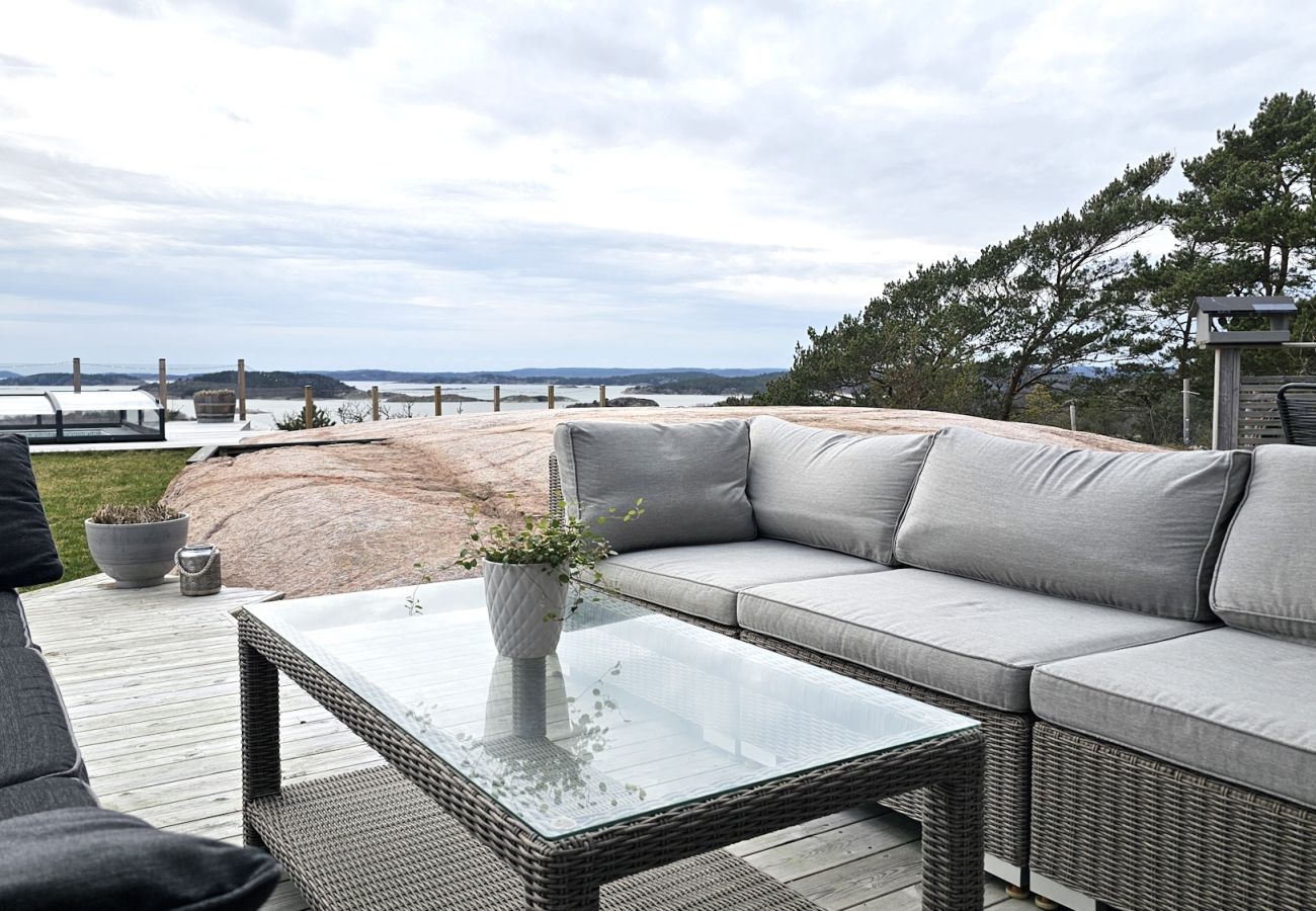 Villa in Varekil - Villa with Pool and Sea View on Orust | SE09168