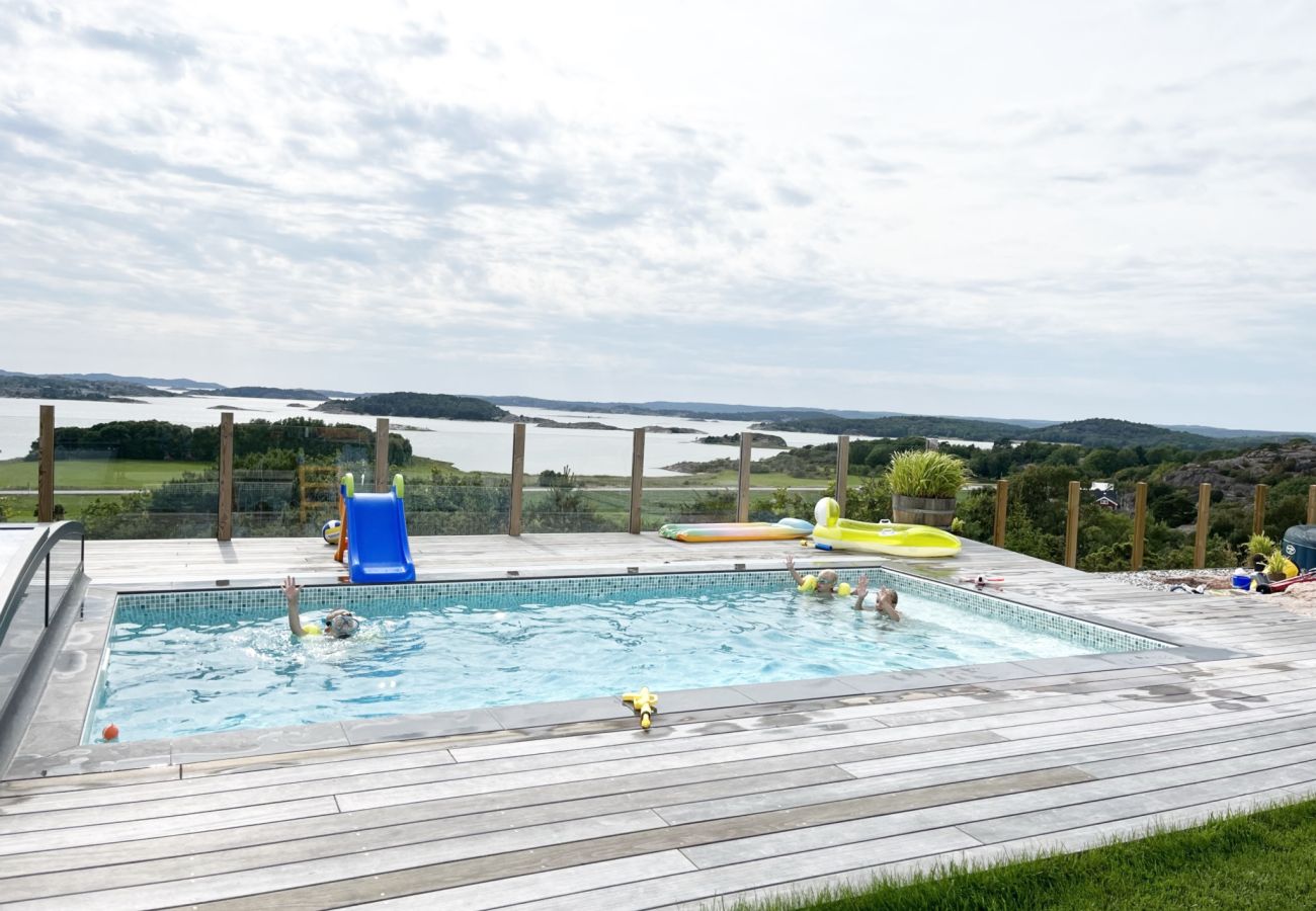 Villa in Varekil - Villa with Pool and Sea View on Orust | SE09168