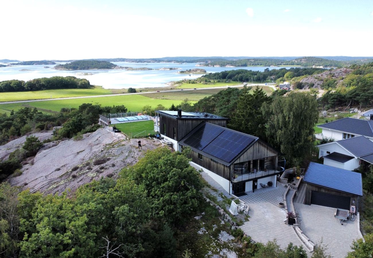 Villa in Varekil - Villa with Pool and Sea View on Orust | SE09168