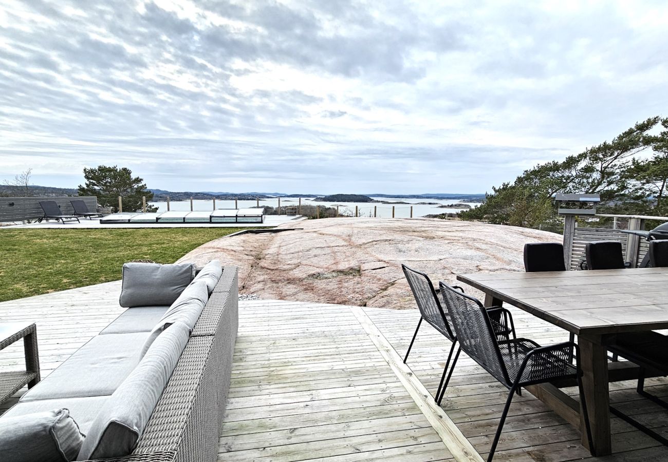 Villa in Varekil - Villa with Pool and Sea View on Orust | SE09168