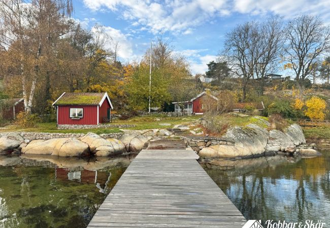 House in Myggenäs - Hundvänlig stuga med båt & privat brygga på Tjörn | SE09170