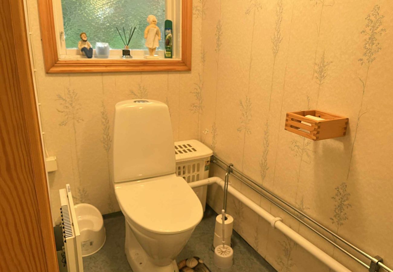 House in Myggenäs - Hundvänlig stuga med båt & privat brygga på Tjörn | SE09170