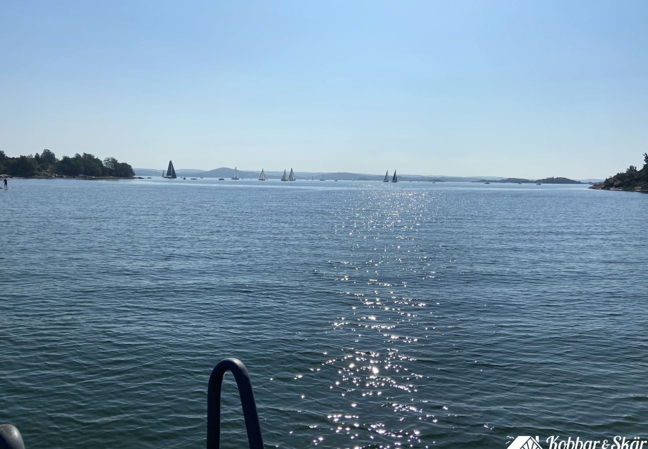 House in Myggenäs - Hundvänlig stuga med båt & privat brygga på Tjörn | SE09170