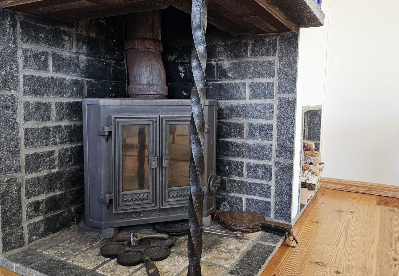 House in Ellös - Charming cottage by the sea in Stocken | SE09171