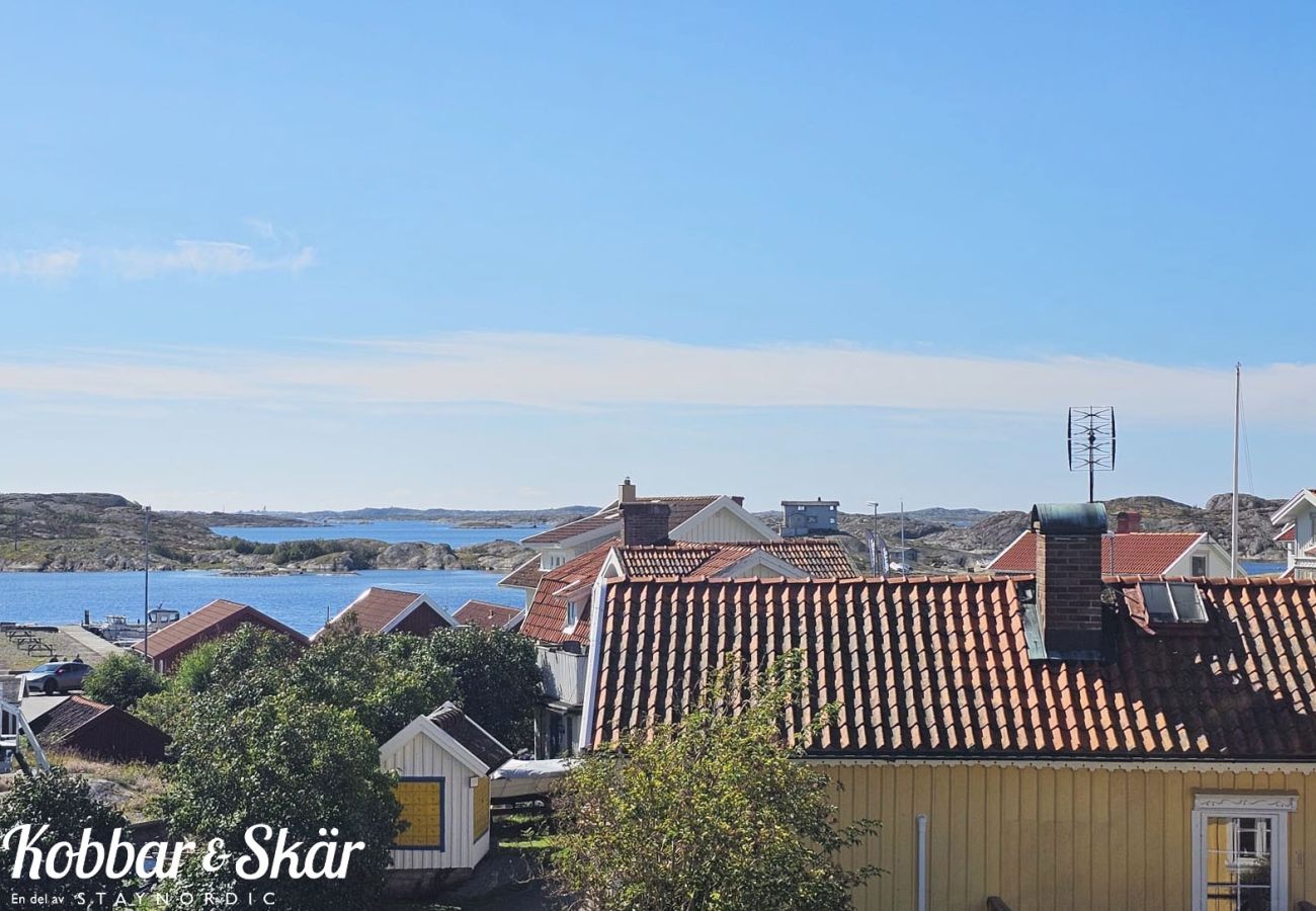 House in Ellös - Charming cottage by the sea in Stocken | SE09171