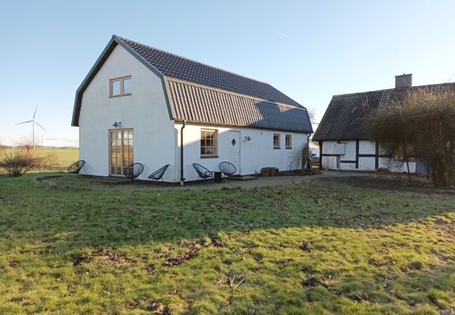 House in Gärsnäs - Charming holiday home in beautiful Österlen |SE01085