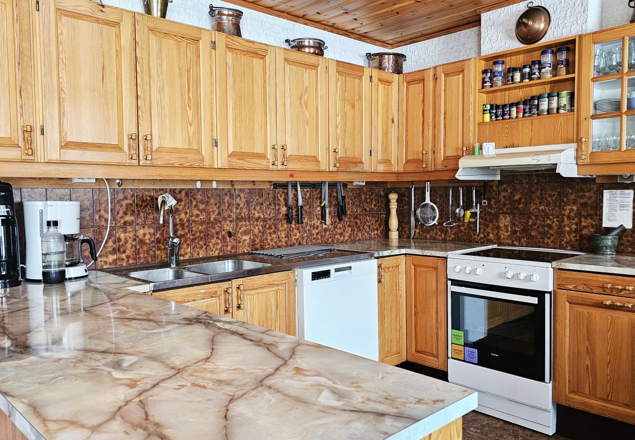 House in Varekil - Spacious house with sauna on Orust | SE09182