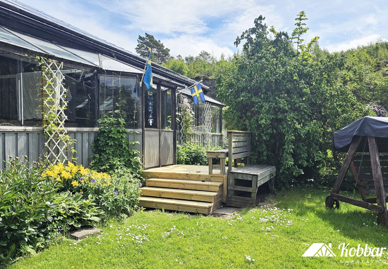 House in Varekil - Spacious house with sauna on Orust | SE09182