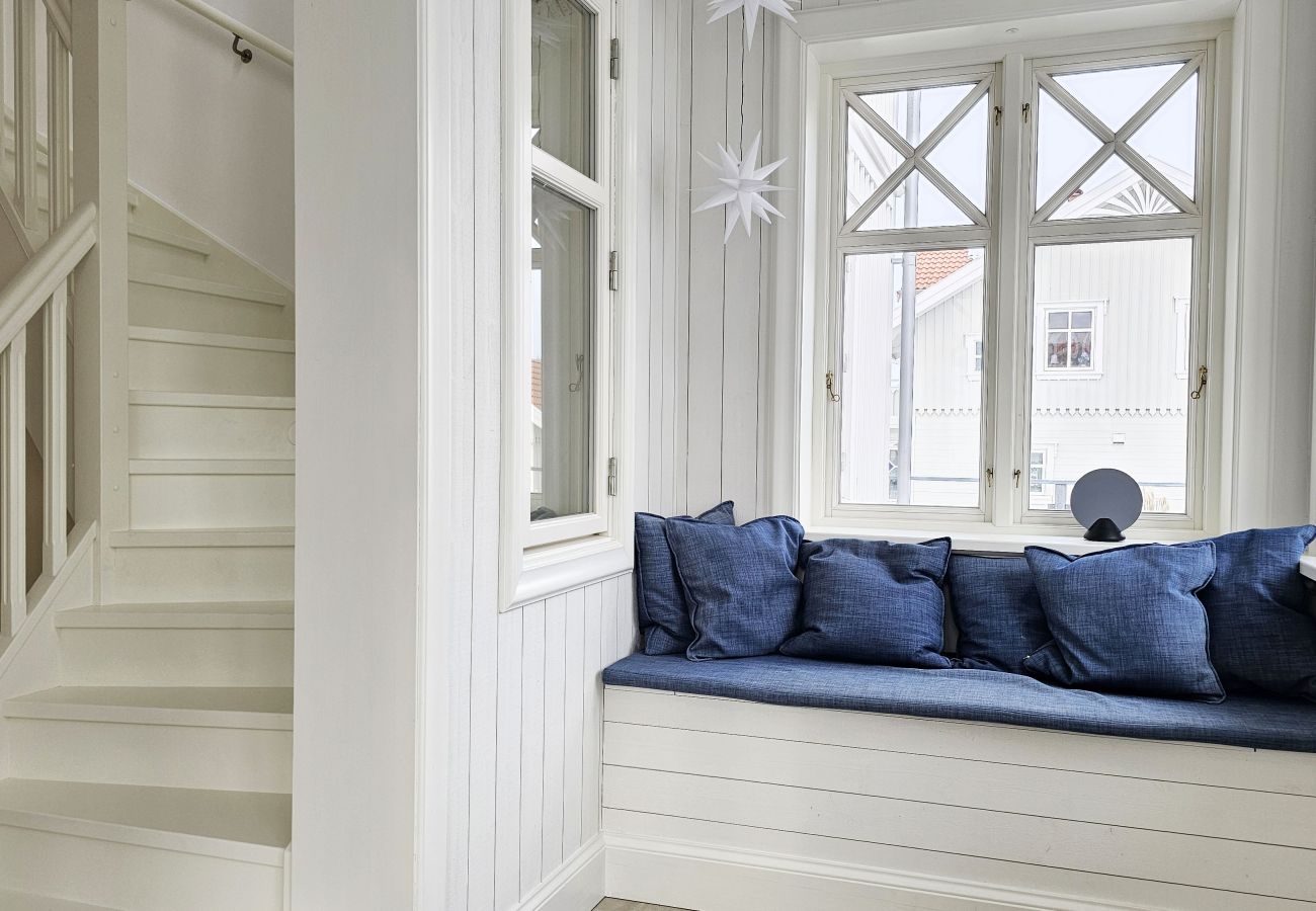 House in Rönnäng - Large modern house by the sea in Rönnäng | SE09177