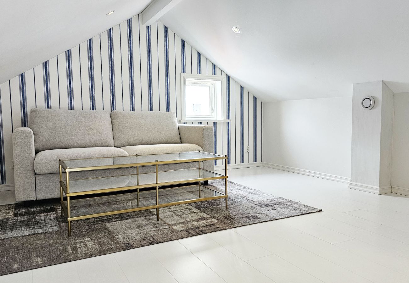 House in Rönnäng - Large modern house by the sea in Rönnäng | SE09177