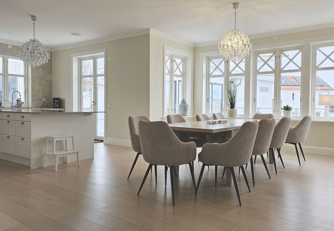 House in Rönnäng - Large modern house by the sea in Rönnäng | SE09177
