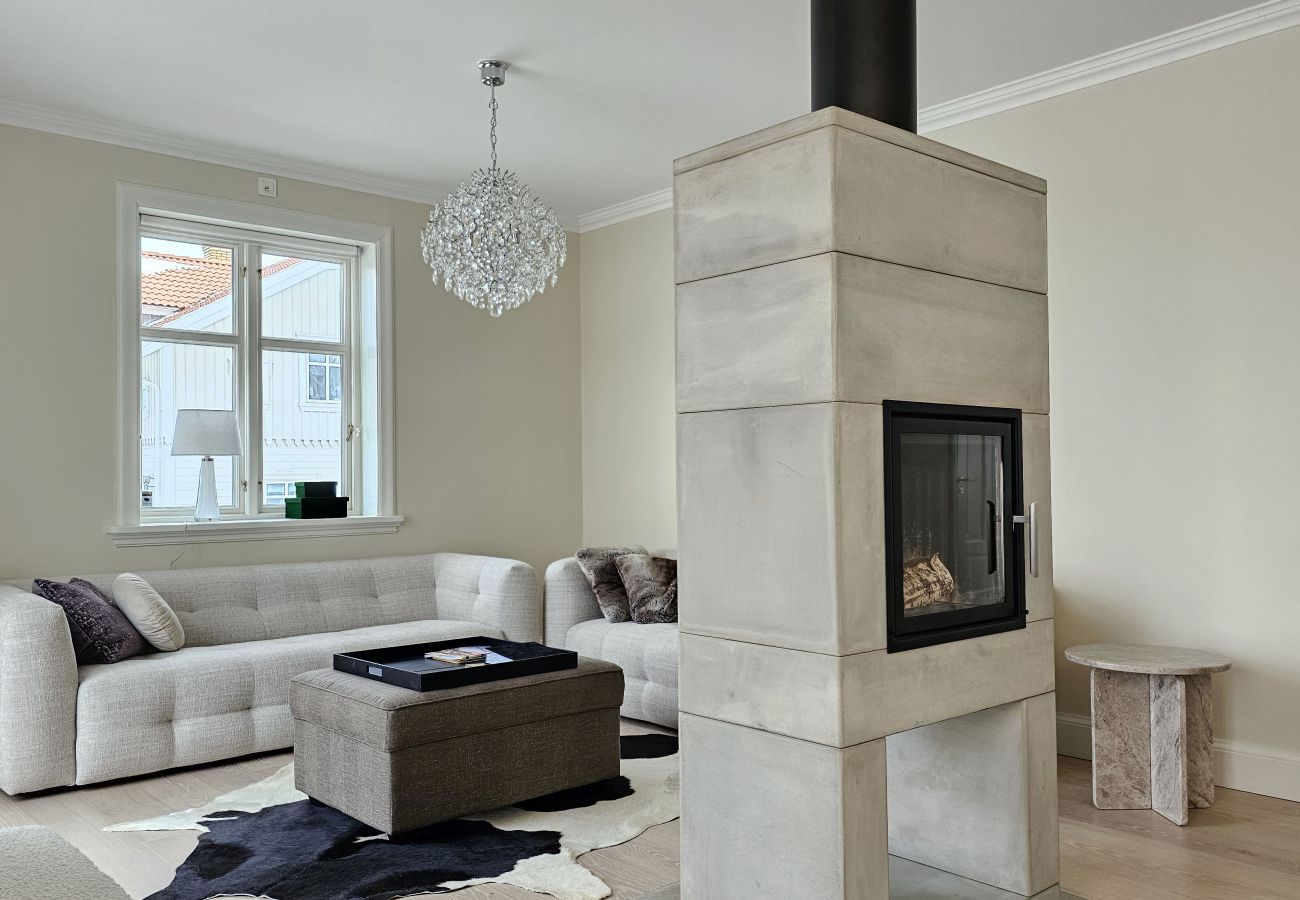 House in Rönnäng - Large modern house by the sea in Rönnäng | SE09177