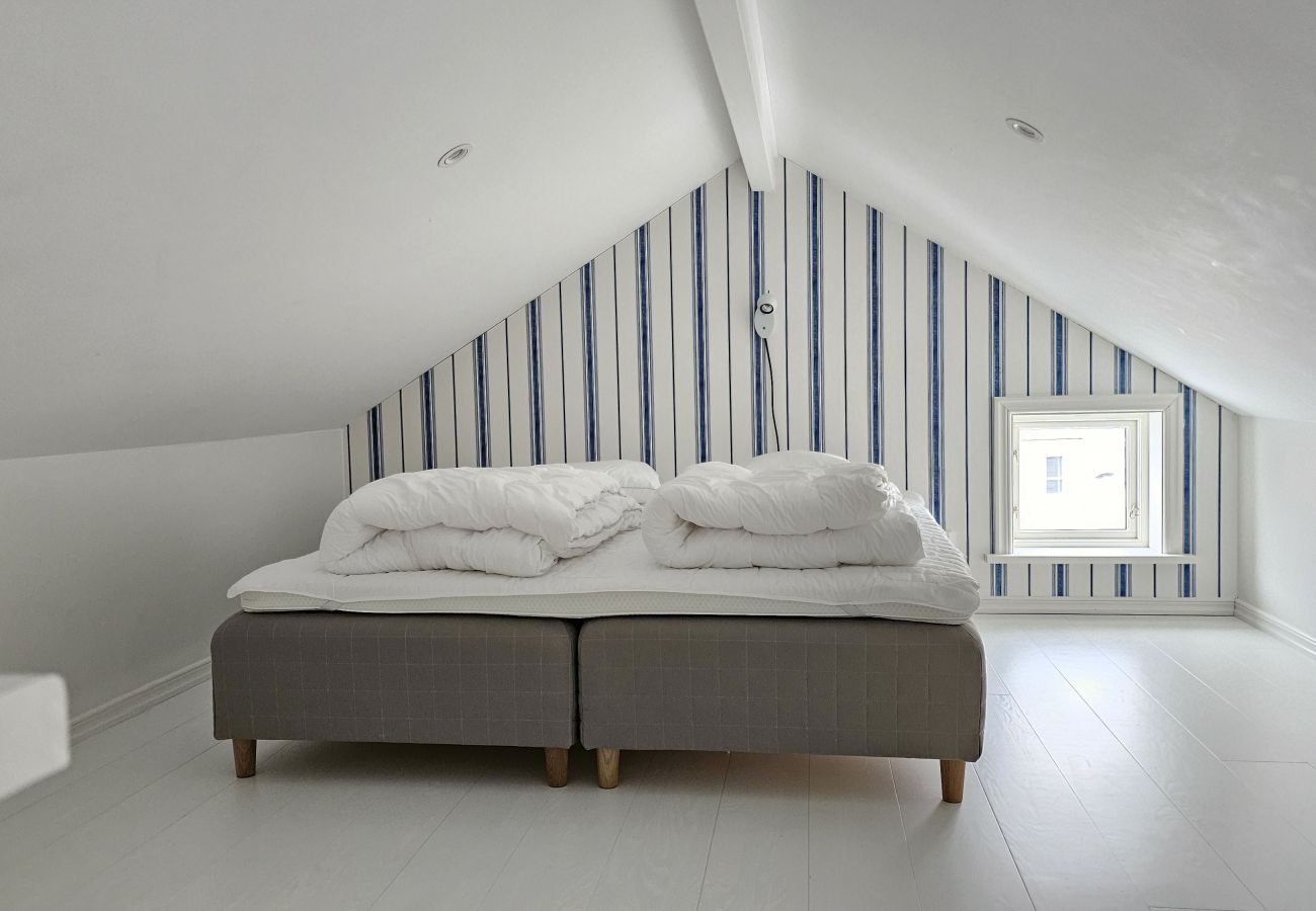 House in Rönnäng - Large modern house by the sea in Rönnäng | SE09177