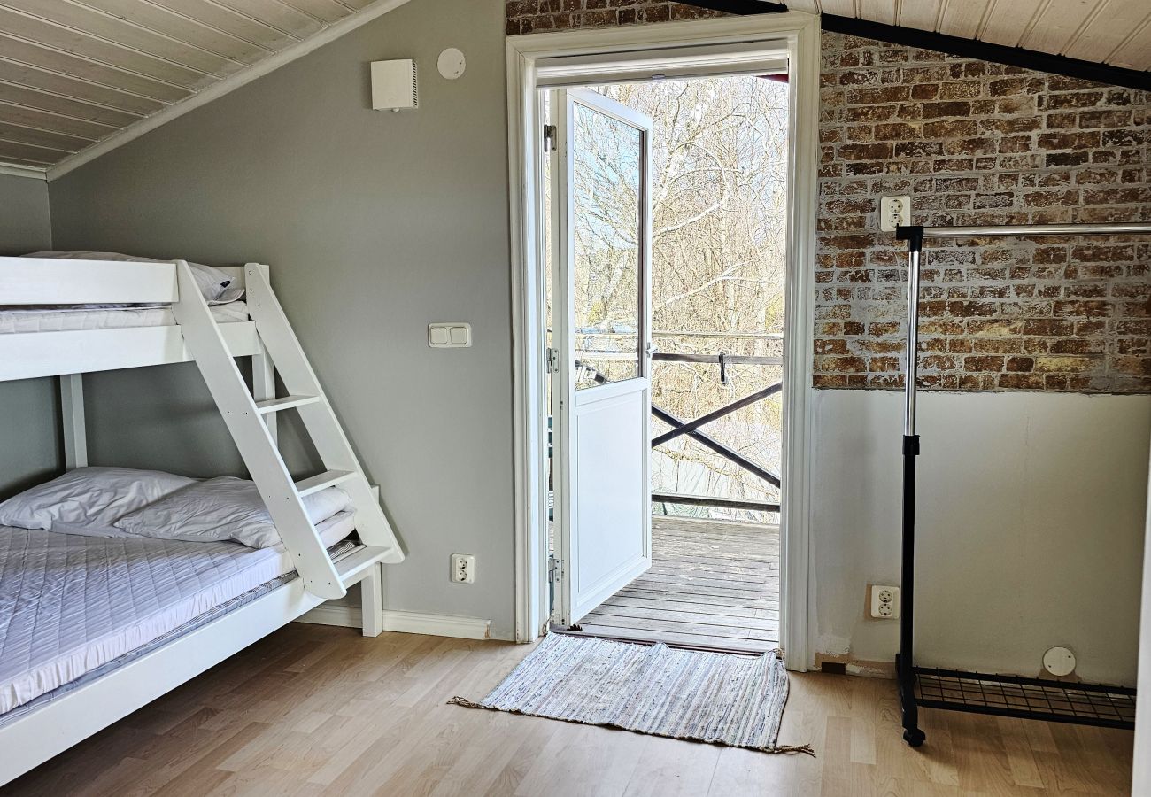 House in Myggenäs - Charming cottage in Myggenäs 20 m from the sea | SE09169