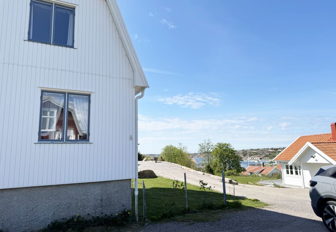 House in Grebbestad - Charming archipelago house in Grebbestad | SE09082