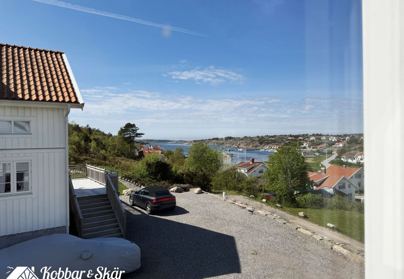 House in Grebbestad - Charming archipelago house in Grebbestad | SE09082