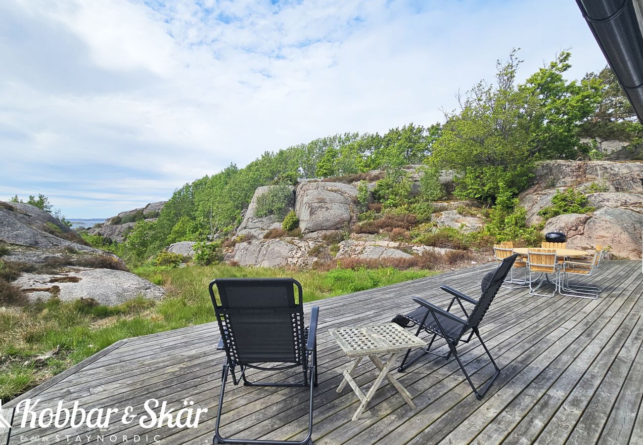 House in Hjälteby - Archipelago House by the Bohuslän Cliffs | SE09181