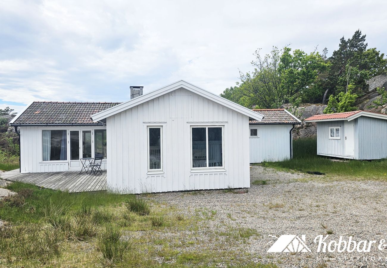 House in Hjälteby - Archipelago House by the Bohuslän Cliffs | SE09181