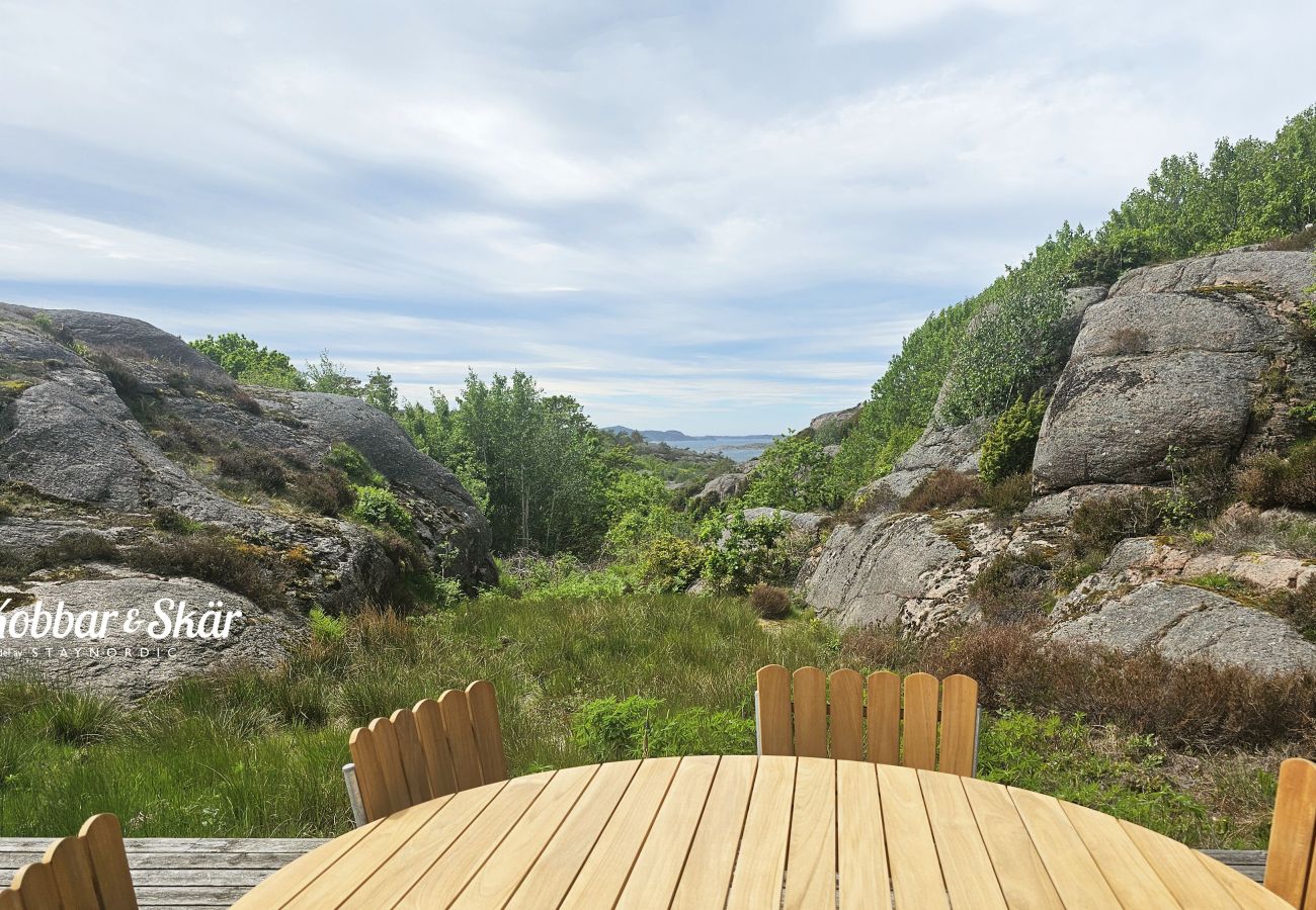 House in Hjälteby - Archipelago House by the Bohuslän Cliffs | SE09181