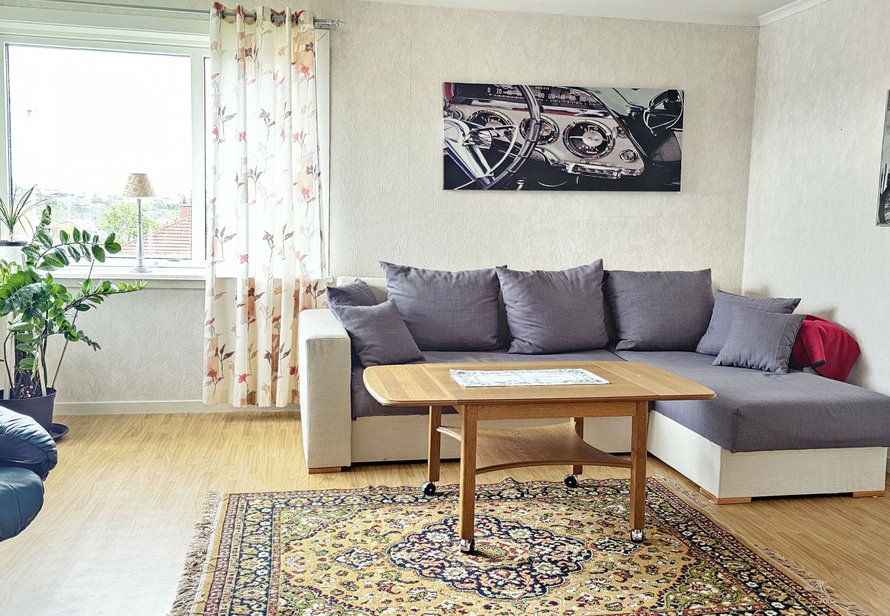 Apartment in Skärhamn - Apartment Near the Sea in Skärhamn | SE09178