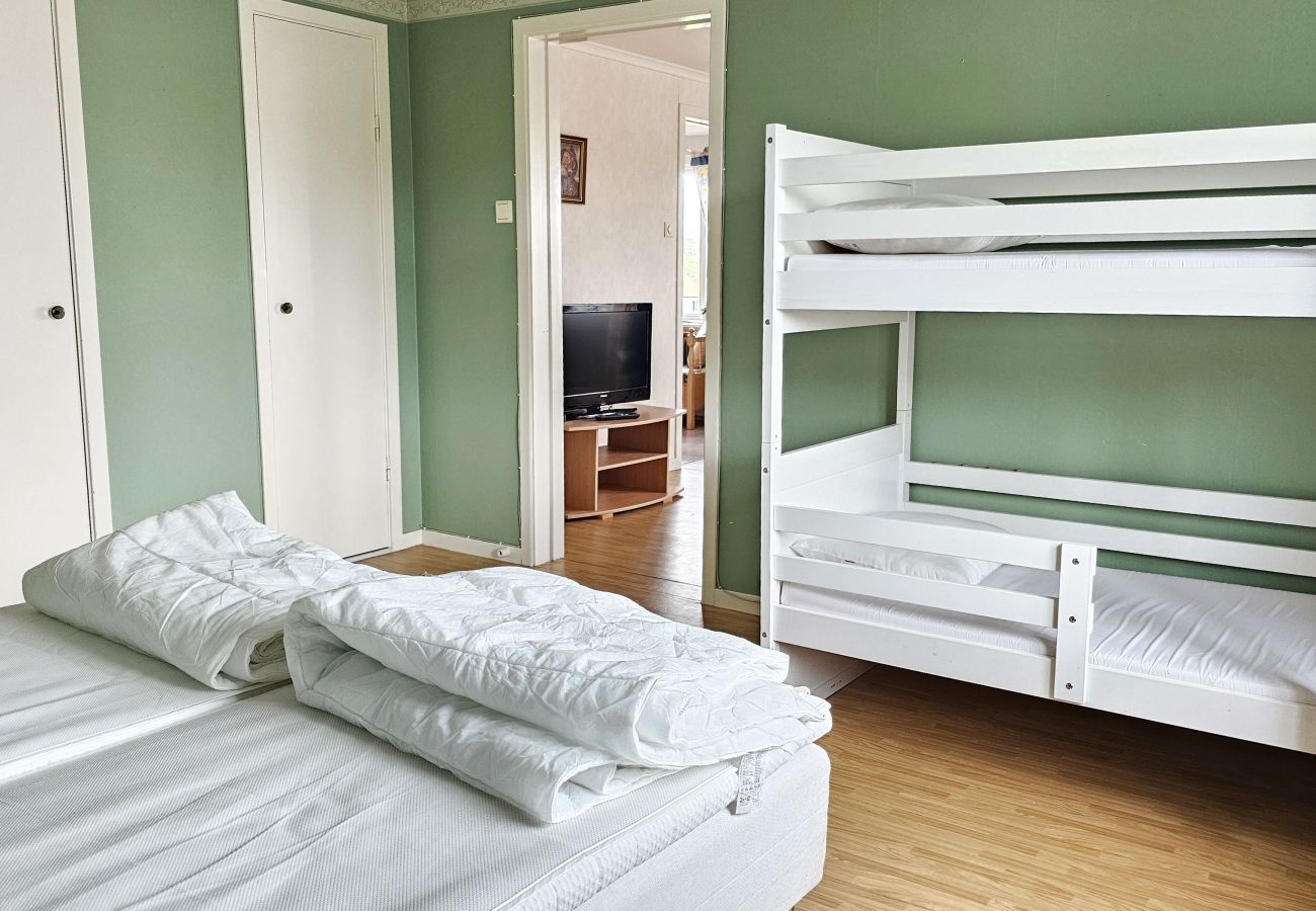 Apartment in Skärhamn - Apartment Near the Sea in Skärhamn | SE09178