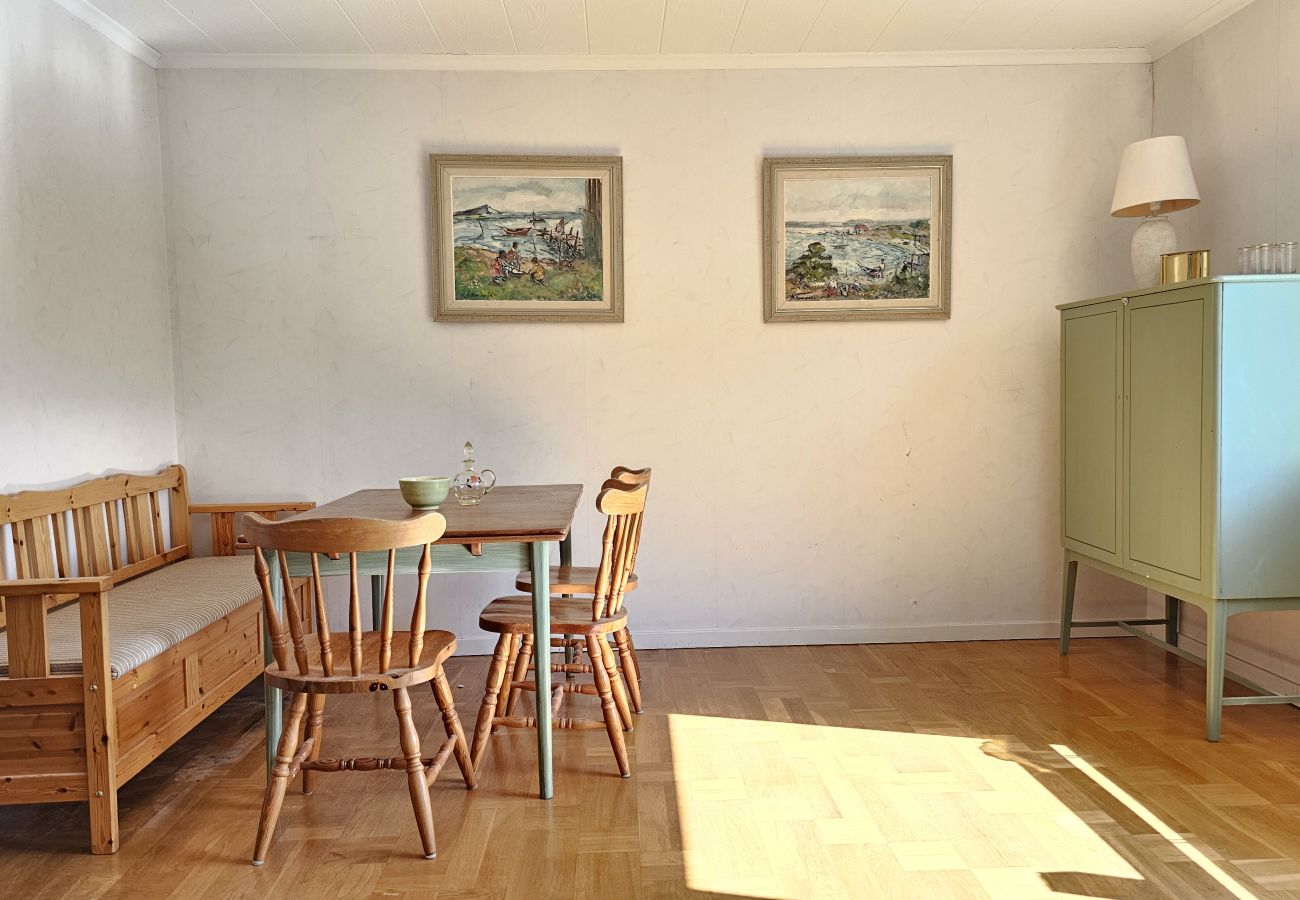 Apartment in Skärhamn - Functional Apartment on Two Levels in Skärhamn | SE09175