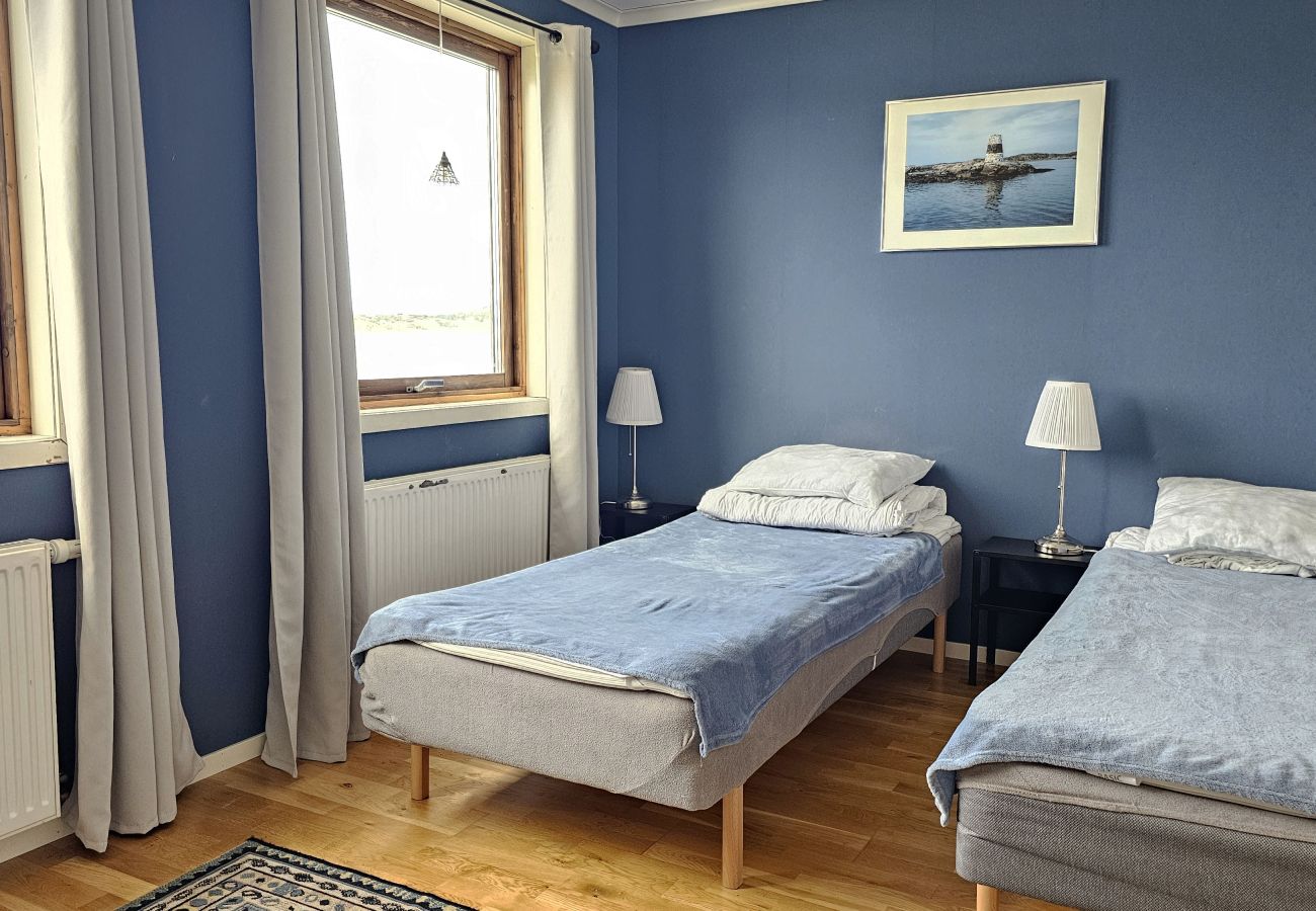 Apartment in Ellös - Beachfront Apartments in Ellös | SE09186