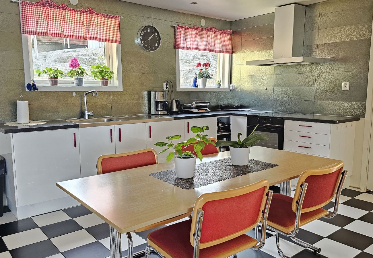 Apartment in Ellös - Beachfront Apartments in Ellös | SE09186