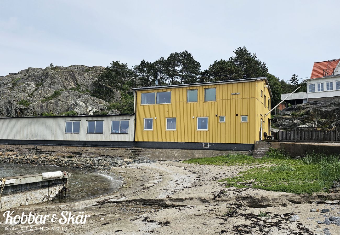 Apartment in Ellös - Beachfront Apartments in Ellös | SE09186