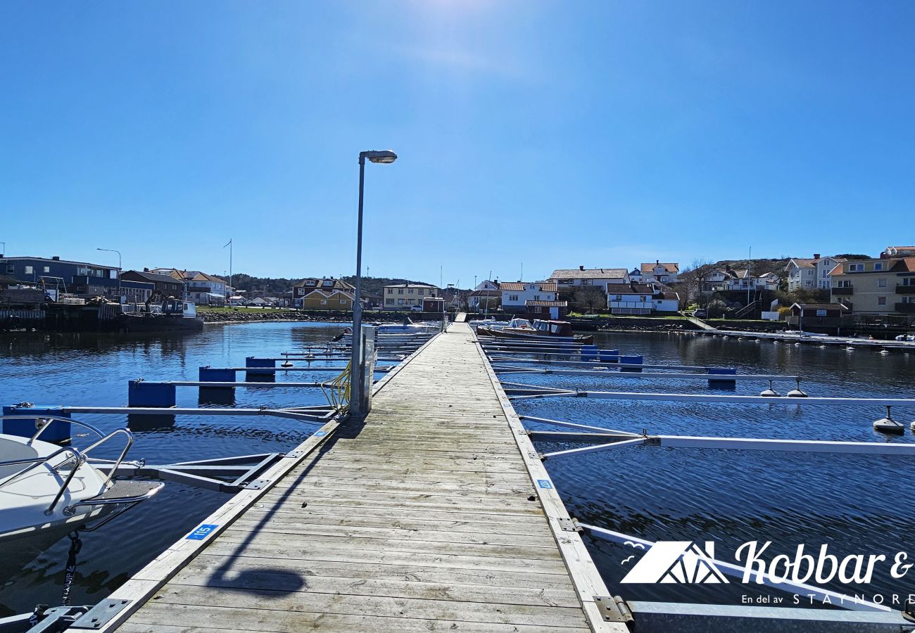 Apartment in Ellös - Beachfront Apartments in Ellös | SE09186