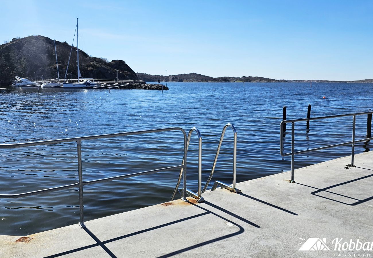 Apartment in Ellös - Beachfront Apartments in Ellös | SE09186