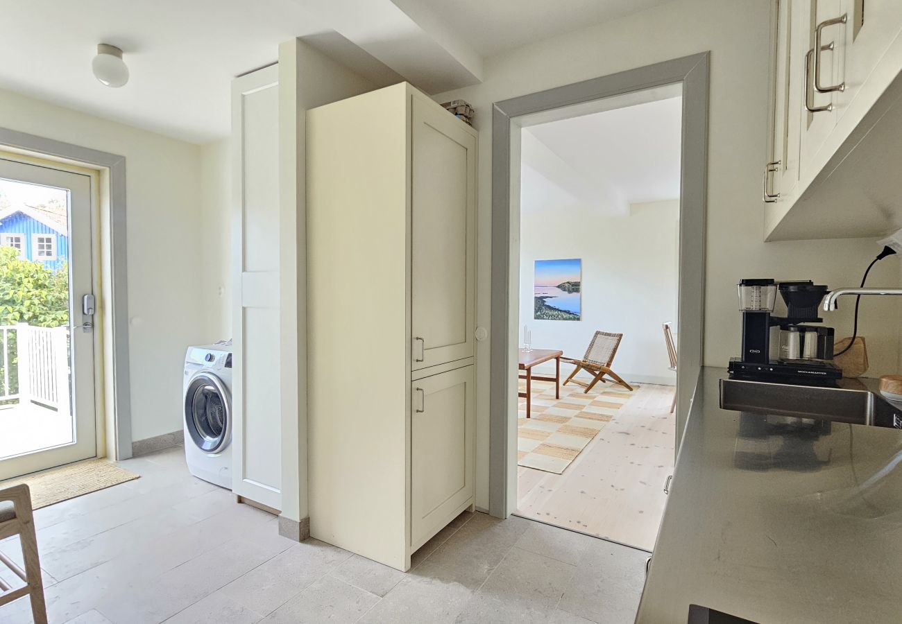 Apartment in Skärhamn - Holiday apartment with a fantastic view on Tjörn |SE09176