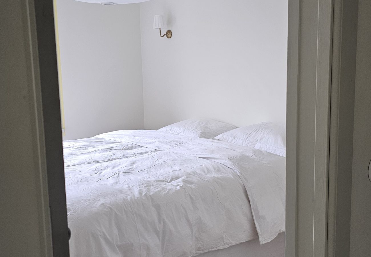 Apartment in Skärhamn - Holiday apartment with a fantastic view on Tjörn |SE09176
