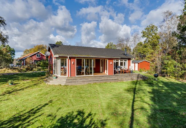 Stuga i Knäred - Fint semesterhus med SPA-bad nära natur | SE02021  Stuga i Knäred - Fint semesterhus med SPA-bad nära natur | SE02021