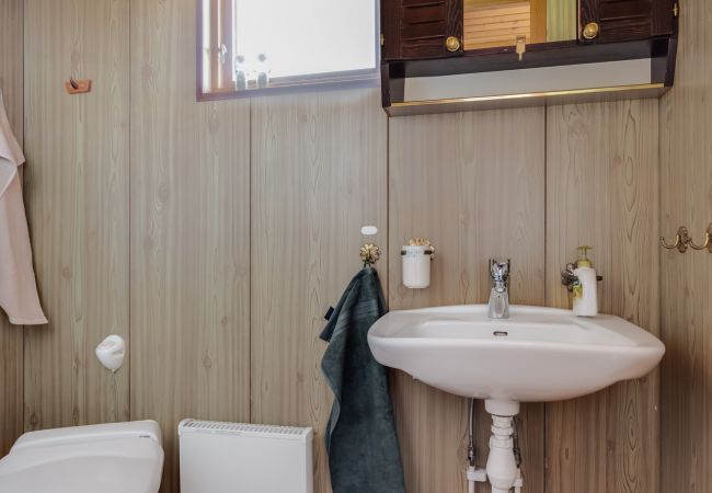 Stuga i Knäred - Fint semesterhus med SPA-bad nära natur | SE02021  Stuga i Knäred - Fint semesterhus med SPA-bad nära natur | SE02021