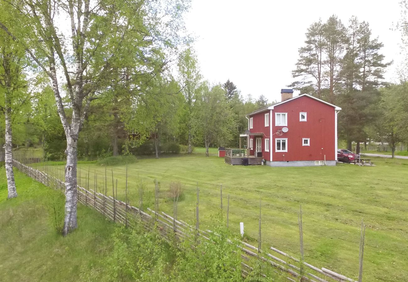Stuga i Stöllet - Mysig stuga i Värmland nära orörd vildmark och skidåkning.