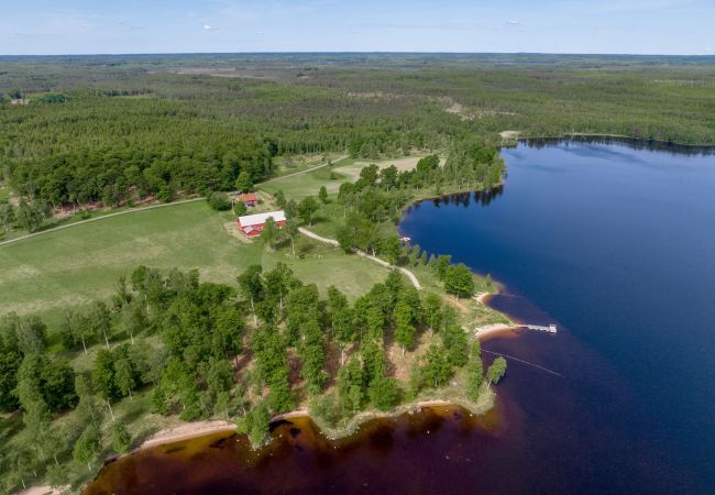 Stuga i Lidhult - Semesterhus med fantastiskt sjöläge och panoramautsikt över sjön Bolmen | SE06006 Stuga i Lidhult - Semesterhus med fantastiskt sjöläge och panoramautsikt över sjön Bolmen | SE06006
