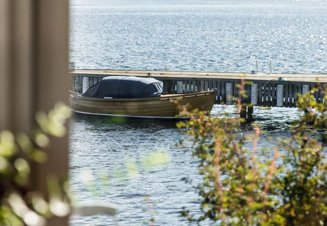 Stuga i Höviksnäs - Semesterhus med havsutsikt och privat strand på Tjörn  | SE09009