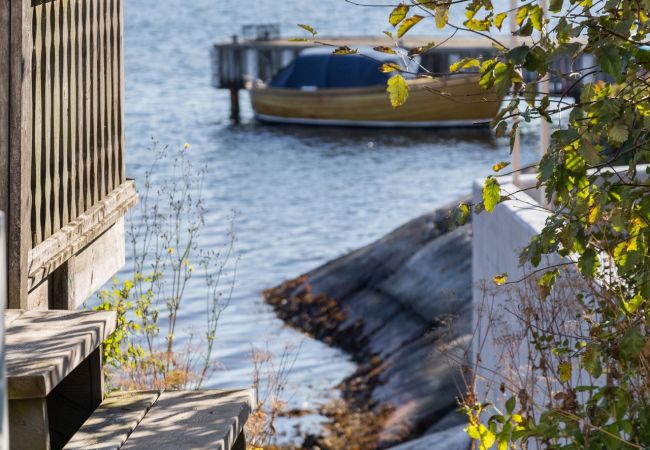 Stuga i Höviksnäs - Semesterhus med havsutsikt och privat strand på Tjörn  | SE09009 Stuga i Höviksnäs - Semesterhus med havsutsikt och privat strand på Tjörn  | SE09009