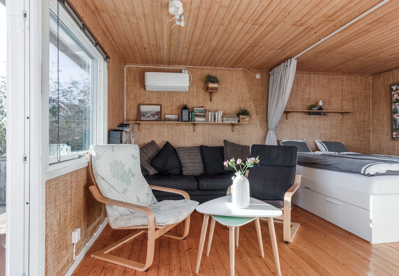 Stuga i Höviksnäs - Semesterhus med havsutsikt och privat strand på Tjörn  | SE09009